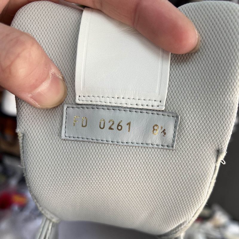 Louis Vuitton Louis Vuitton White Trainer Sneakers for Men and Women 0089 Size US 9 / EU 42 - 5 Thumbnail
