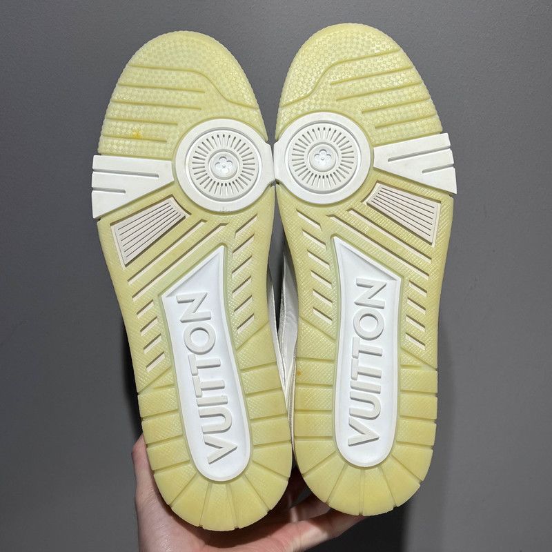 Louis Vuitton Louis Vuitton White Trainer Sneakers for Men and Women 0089 Size US 9 / EU 42 - 4 Thumbnail