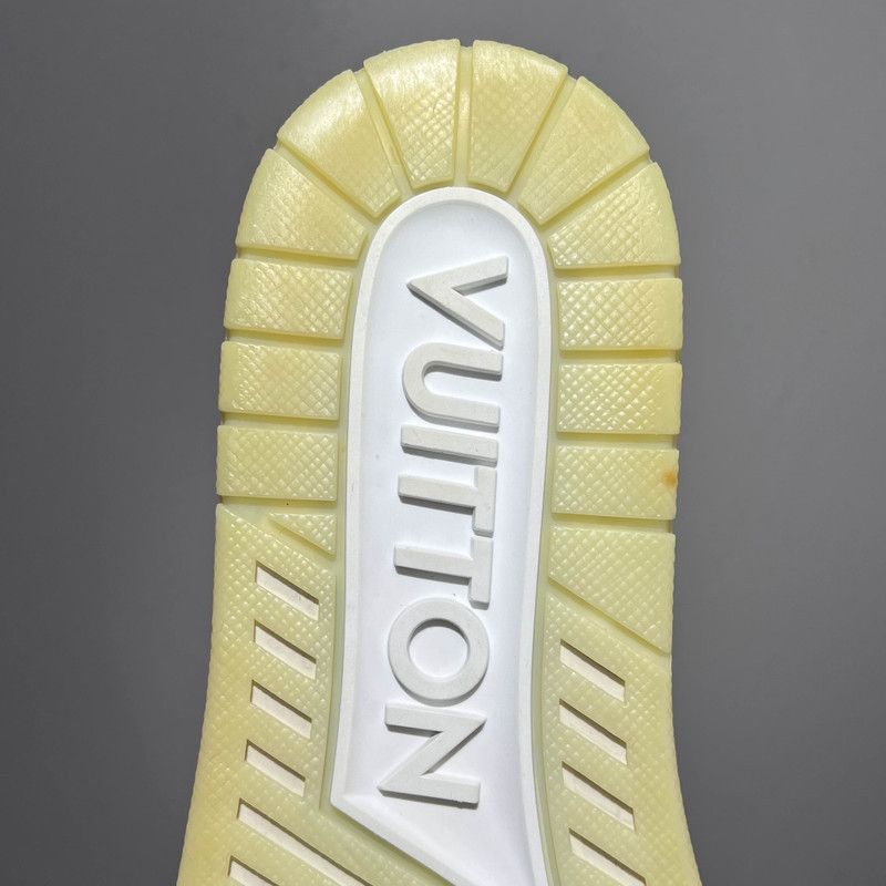 Louis Vuitton Louis Vuitton White Trainer Sneakers for Men and Women 0089 Size US 9 / EU 42 - 7 Thumbnail