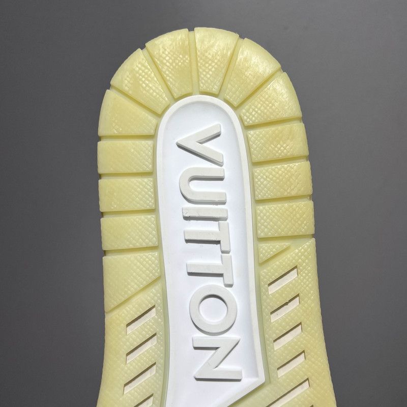Louis Vuitton Louis Vuitton White Trainer Sneakers for Men and Women 0089 Size US 9 / EU 42 - 10 Thumbnail