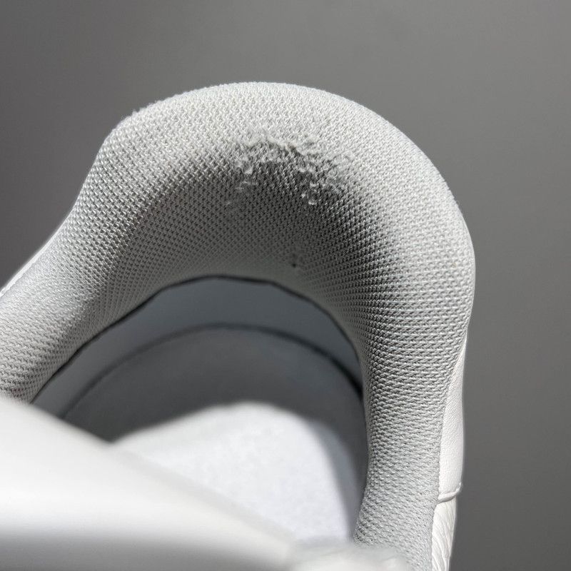 Louis Vuitton Louis Vuitton White Trainer Sneakers for Men and Women 0089 Size US 9 / EU 42 - 11 Thumbnail