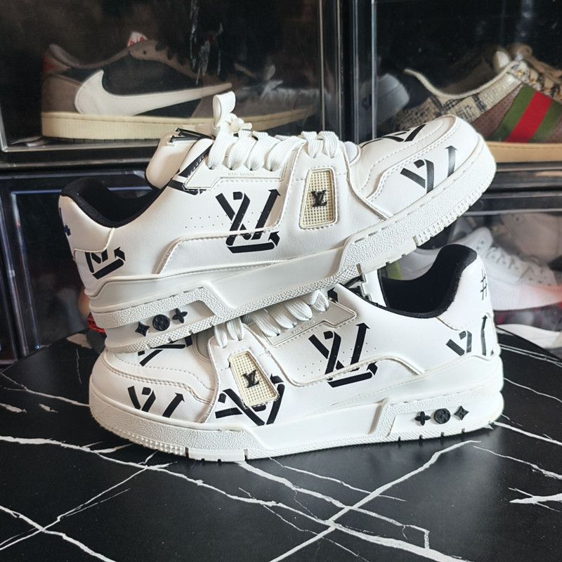 Louis Vuitton Louis Vuitton Trainer Low-Top Sneakers for Men 0089 Size US 8 / EU 41 - 7 Thumbnail