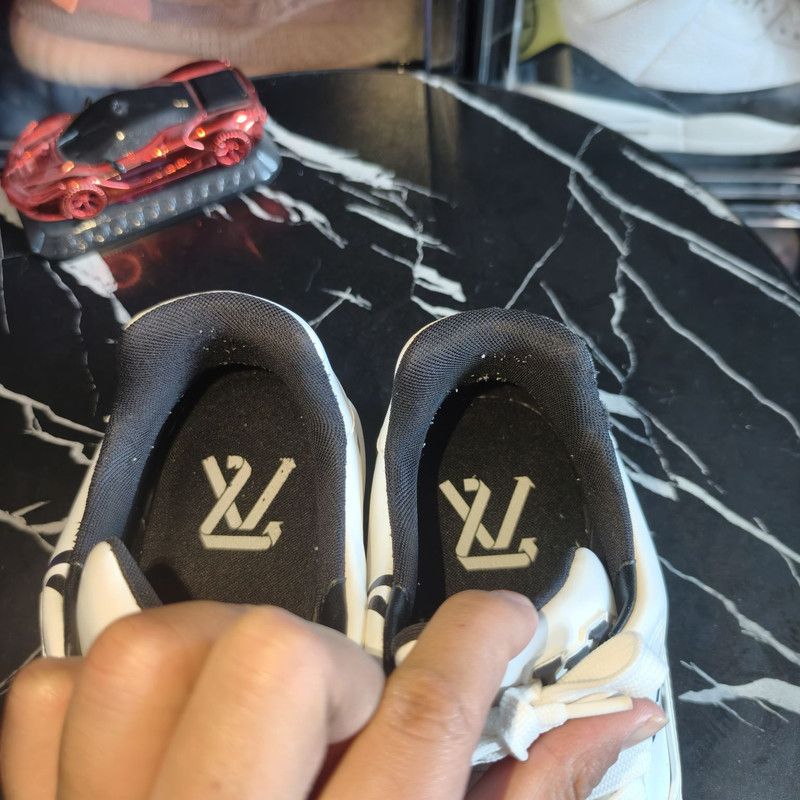Louis Vuitton Louis Vuitton Trainer Low-Top Sneakers for Men 0089 Size US 8 / EU 41 - 9 Thumbnail