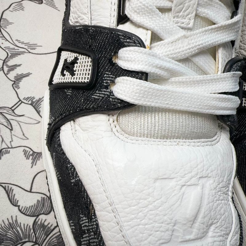 Louis Vuitton Louis Vuitton Panda Print Low-Top Sneakers 0089 Size US 9.5 / EU 42-43 - 9 Thumbnail