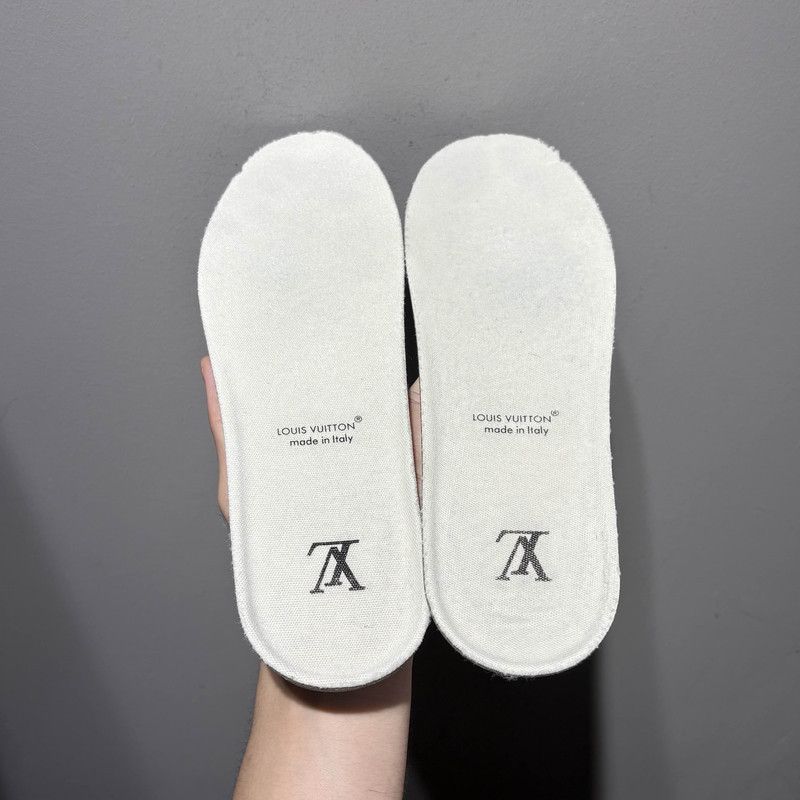 Louis Vuitton Louis Vuitton Trainer Low-Top Sneakers for Men and Women 0089 Size US 9.5 / EU 42-43 - 8 Thumbnail