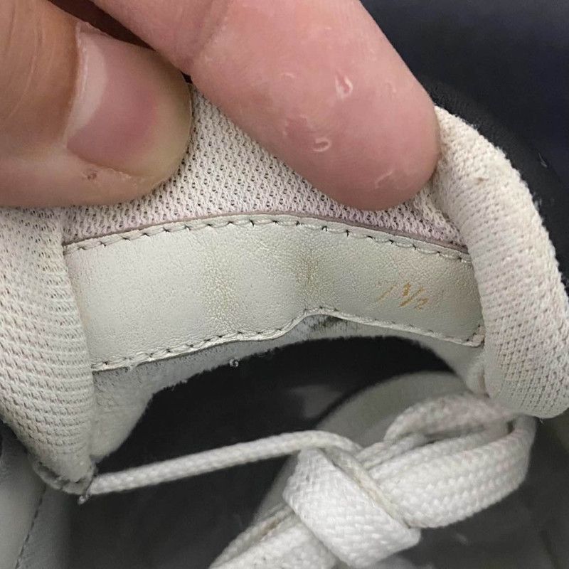 Louis Vuitton Louis Vuitton Trainer Sneakers in Black and Blue 0089 Size US 8 / EU 41 - 5 Thumbnail