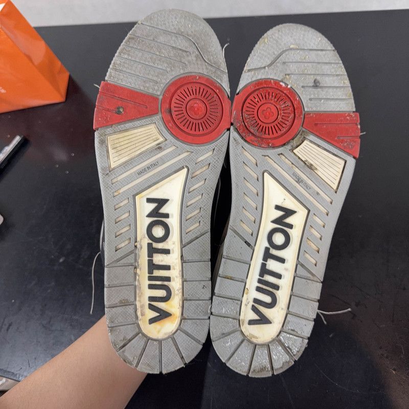 Louis Vuitton Louis Vuitton Trainer Low-Top Fashion Sneakers 0089 Size US 9.5 / EU 42-43 - 6 Thumbnail