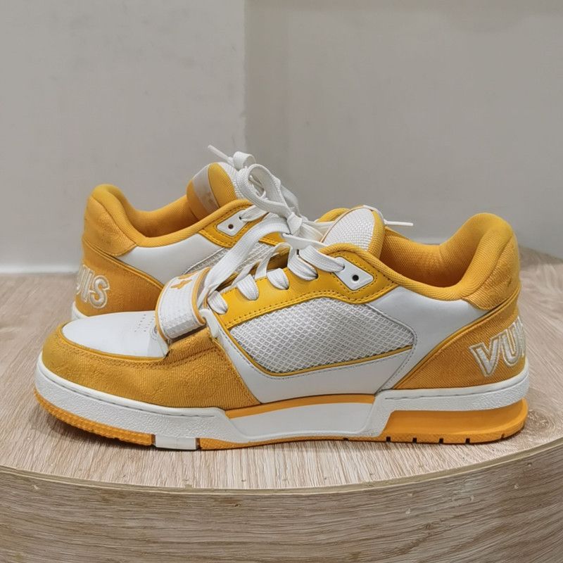Louis Vuitton Louis Vuitton Low-top Fashion Sneakers in White and Yellow 0089 Size US 8 / EU 41 - 7 Thumbnail