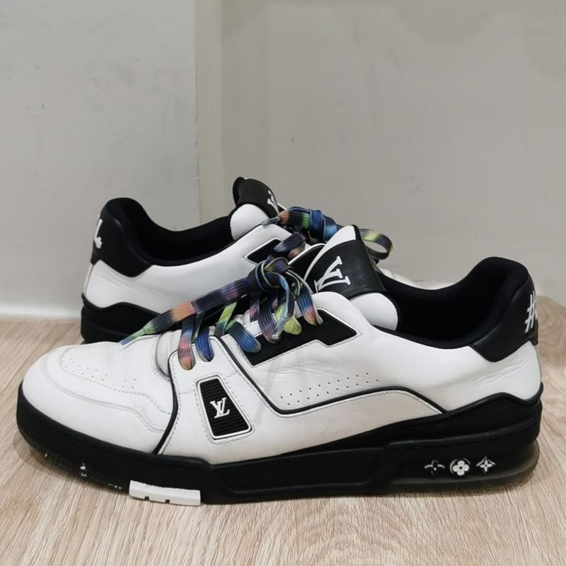 Louis Vuitton Louis Vuitton White and Black Trainer Sneakers 0089 Size US 9.5 / EU 42-43 - 7 Thumbnail