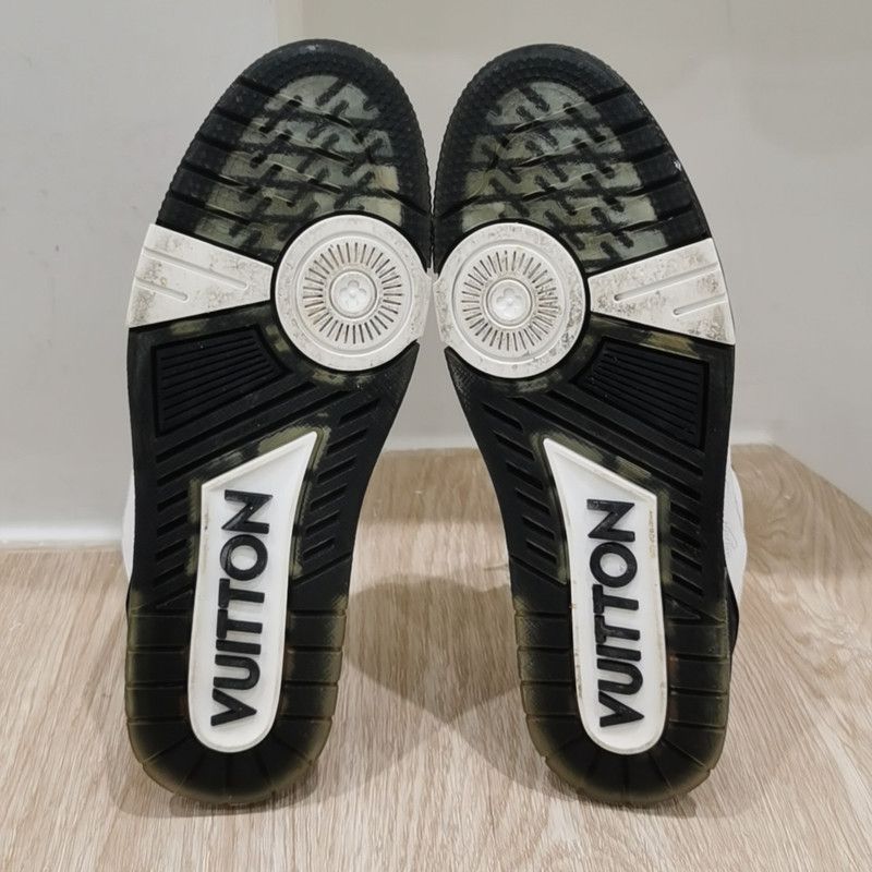 Louis Vuitton Louis Vuitton White and Black Trainer Sneakers 0089 Size US 9.5 / EU 42-43 - 4 Thumbnail