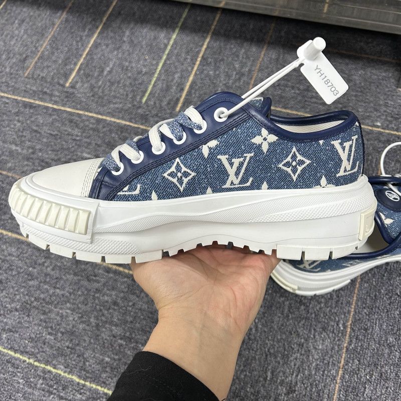 Louis Vuitton Louis Vuitton Blue Low-Top Casual Sneakers 0079 Size US 6 / IT 36 - 7 Thumbnail
