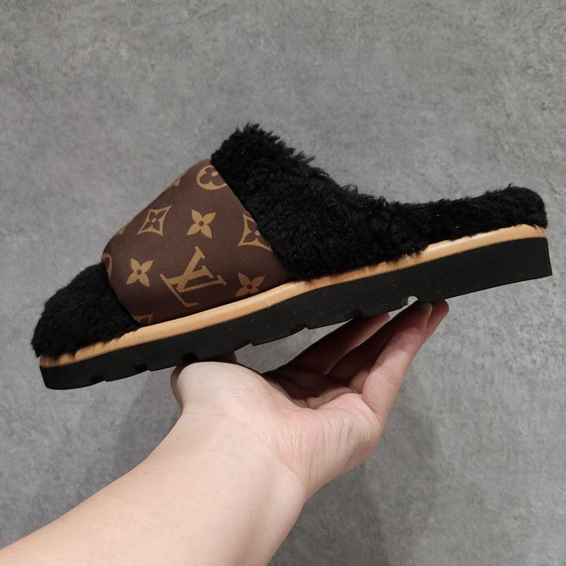 Louis Vuitton Louis Vuitton Faux Fur Monogram Slide Sandals 0079 Size US 8 / IT 38 - 7 Thumbnail