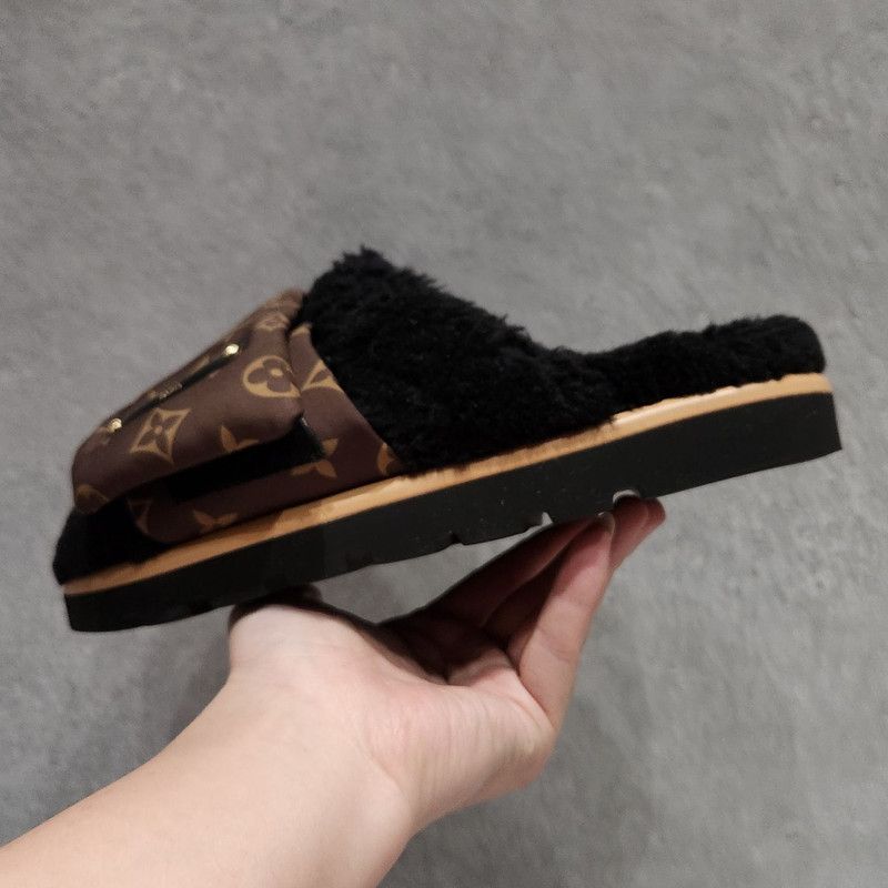 Louis Vuitton Louis Vuitton Faux Fur Monogram Slide Sandals 0079 Size US 8 / IT 38 - 9 Thumbnail