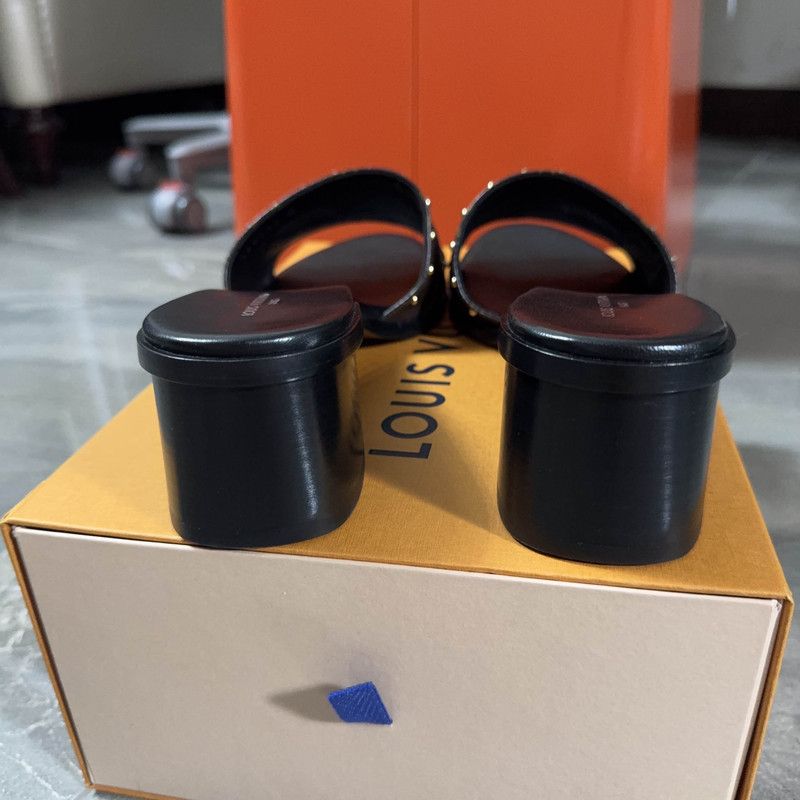 Louis Vuitton Louis Vuitton Stylish Black Slide Sandals for Women 0079 Size US 9 / IT 39 - 3 Thumbnail