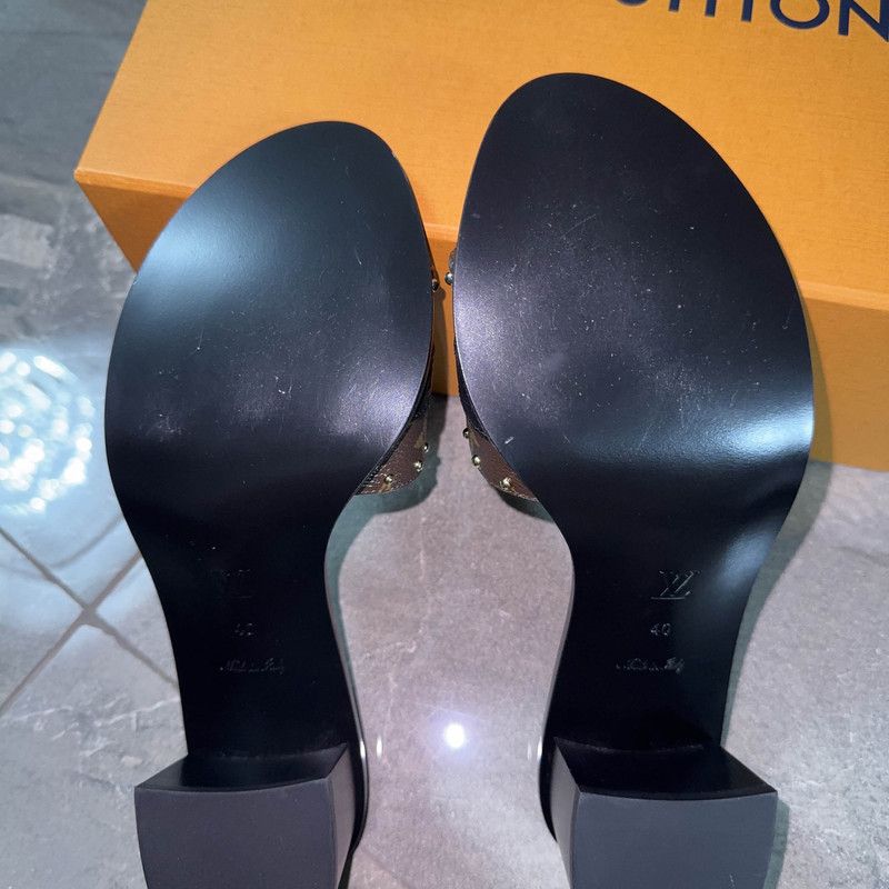 Louis Vuitton Louis Vuitton Stylish Black Slide Sandals for Women 0079 Size US 9 / IT 39 - 7 Thumbnail