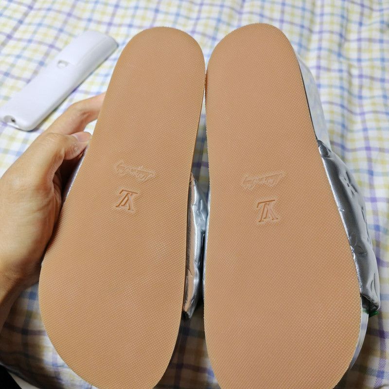Louis Vuitton Louis Vuitton Jumbo Flatform Silver Slide Sandals 0079 Size US 6 / IT 36 - 4 Thumbnail