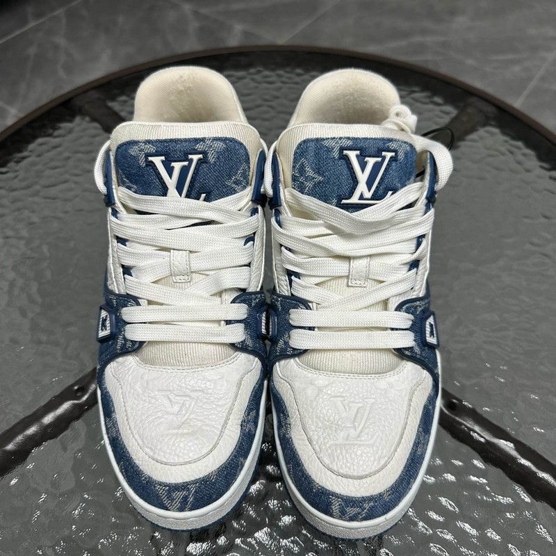 Louis Vuitton Louis Vuitton Trainer Sneakers in Blue and White 0079 Size US 9 / IT 39 - 2 Thumbnail