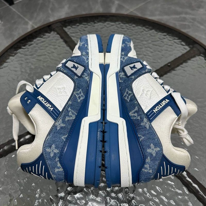 Louis Vuitton Louis Vuitton Trainer Sneakers in Blue and White 0079 Size US 9 / IT 39 - 8 Thumbnail