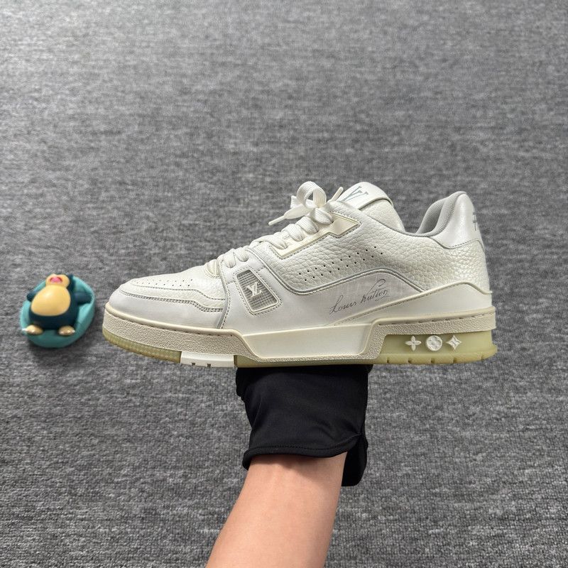 Louis Vuitton Louis Vuitton Trainer Low-Top Sneakers in White 0079 Size US 10 / IT 40 - 8 Thumbnail