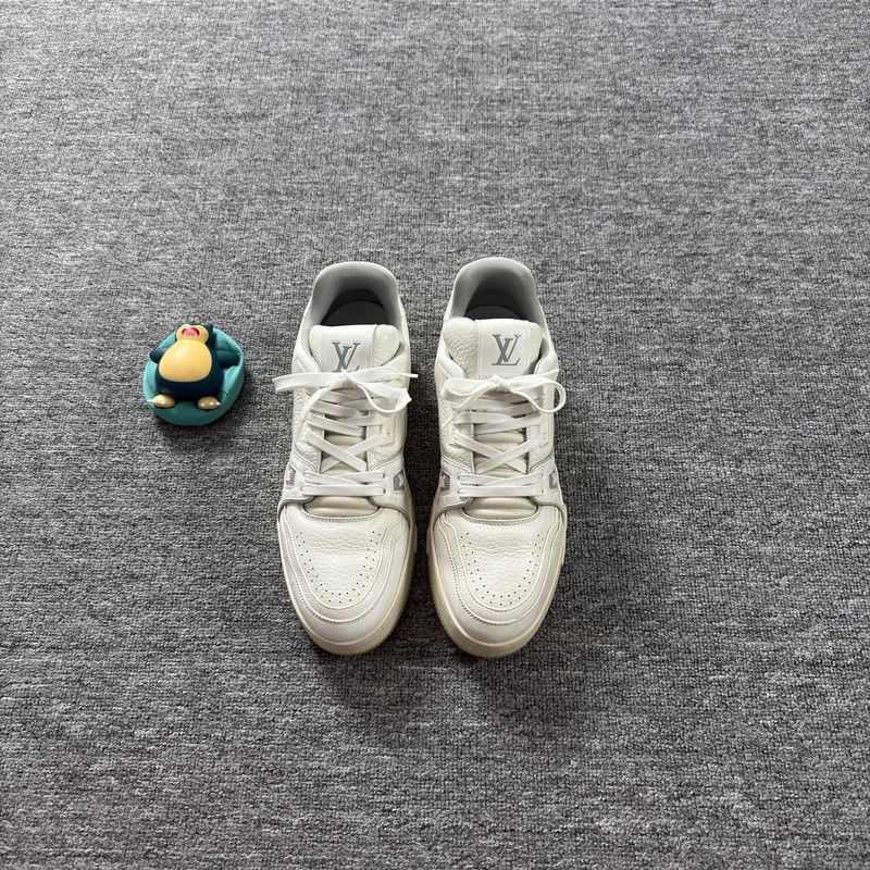 Louis Vuitton Louis Vuitton Trainer Low-Top Sneakers in White 0079 Size US 10 / IT 40 - 2 Thumbnail