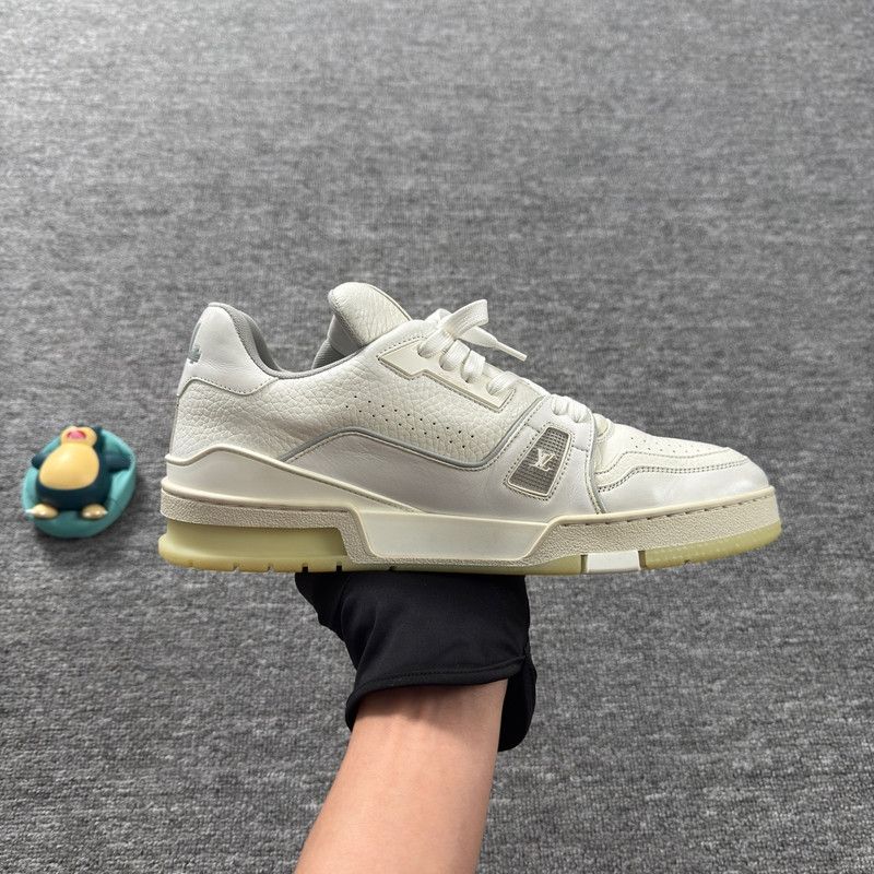 Louis Vuitton Louis Vuitton Trainer Low-Top Sneakers in White 0079 Size US 10 / IT 40 - 7 Thumbnail