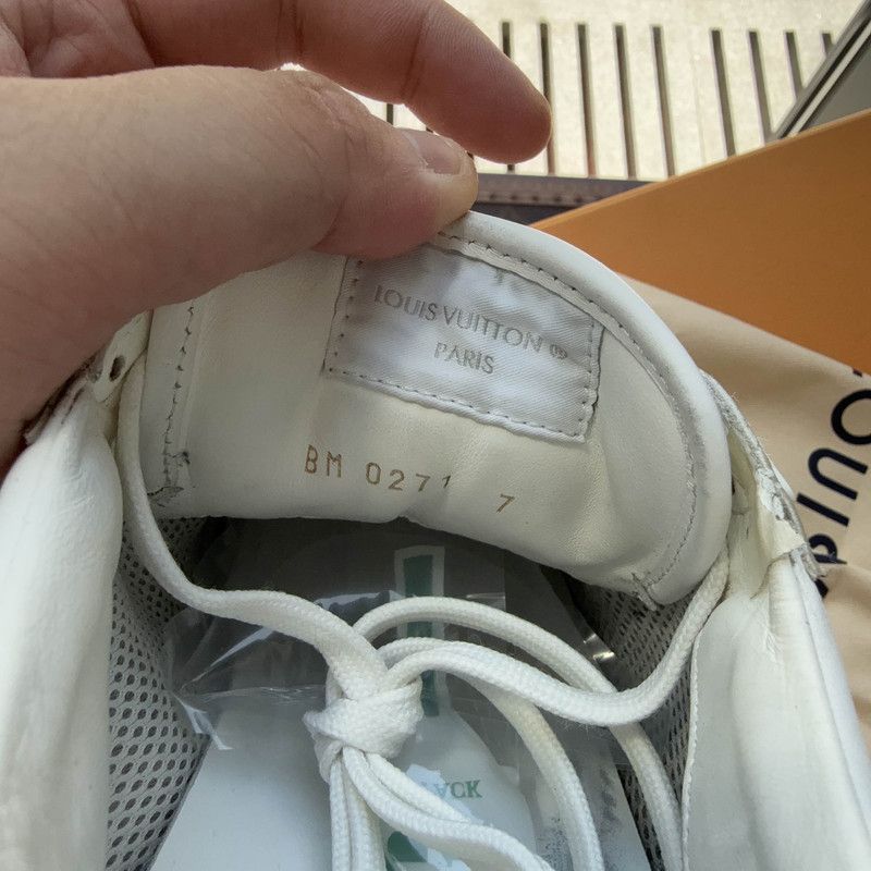 Louis Vuitton Louis Vuitton Run Away Logo Casual Sneakers 0079 Size US 9 / IT 39 - 5 Thumbnail