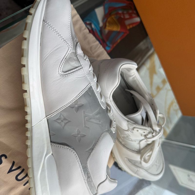 Louis Vuitton Louis Vuitton Run Away Logo Casual Sneakers 0079 Size US 9 / IT 39 - 6 Thumbnail