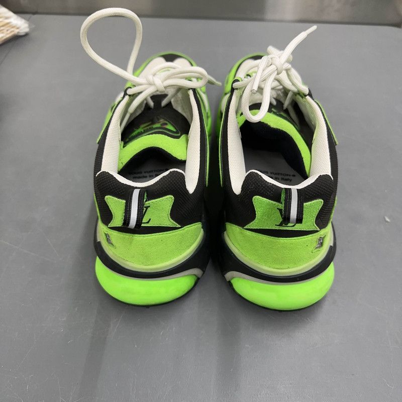 Louis Vuitton Louis Vuitton Trendy Green Runner Tatic Sneakers 0079 Size US 9 / IT 39 - 3 Thumbnail