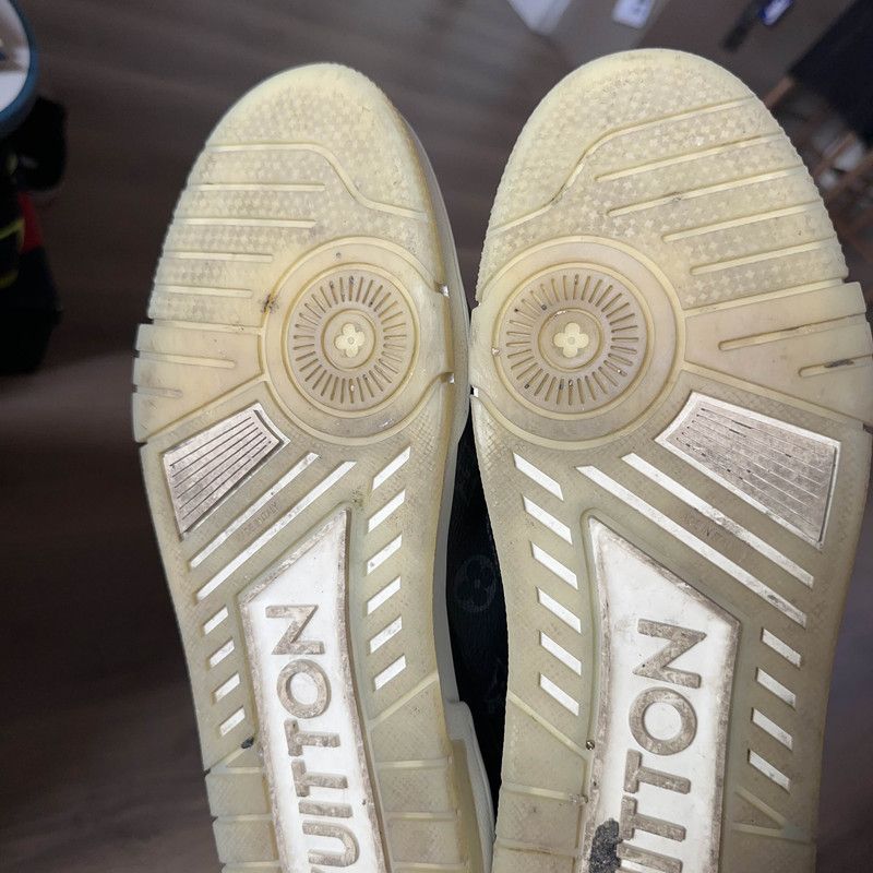 Louis Vuitton Louis Vuitton Trainer Sneakers in Black 0079 Size US 11 / IT 41 - 7 Thumbnail