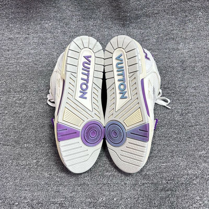 Louis Vuitton Louis Vuitton Trainer Fashion Sneakers in White and Purple 0079 Size US 9 / IT 39 - 7 Thumbnail