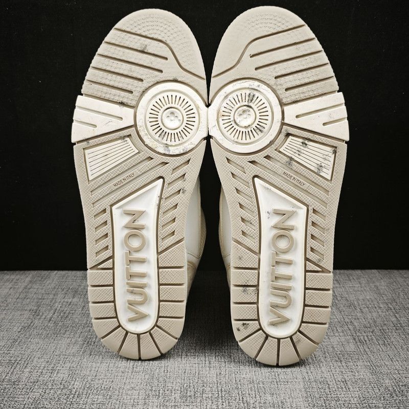 Louis Vuitton Louis Vuitton Trainer Low Top Sneakers in Khaki 0079 Size US 10 / IT 40 - 4 Thumbnail