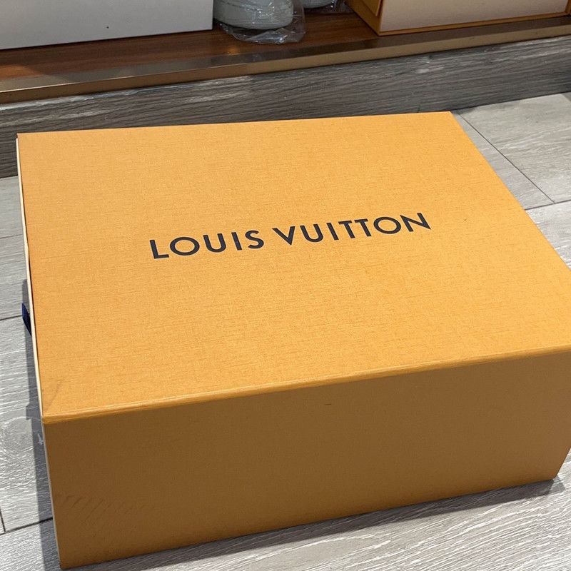 Louis Vuitton Louis Vuitton White Leather Low-Top Trainers 0079 Size US 10 / IT 40 - 6 Thumbnail