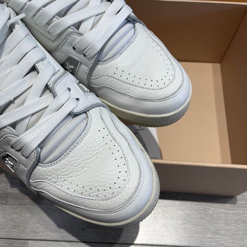 Louis Vuitton Louis Vuitton White Leather Low-Top Trainers 0079 Size US 10 / IT 40 - 10 Thumbnail