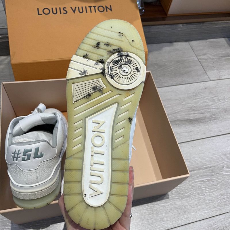 Louis Vuitton Louis Vuitton White Leather Low-Top Trainers 0079 Size US 10 / IT 40 - 9 Thumbnail