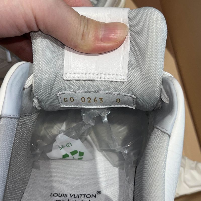 Louis Vuitton Louis Vuitton White Leather Low-Top Trainers 0079 Size US 10 / IT 40 - 5 Thumbnail