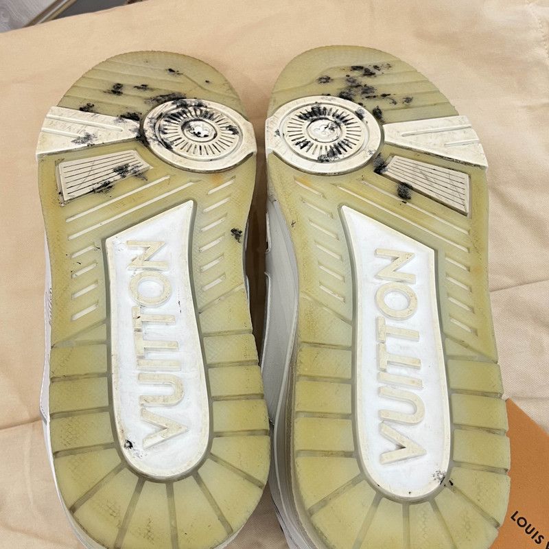 Louis Vuitton Louis Vuitton White Leather Low-Top Trainers 0079 Size US 10 / IT 40 - 4 Thumbnail