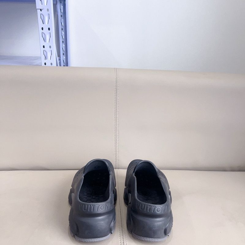 Louis Vuitton Louis Vuitton Shark Black Slide Sandals for Men 0079 Size US 9 / IT 39 - 3 Thumbnail