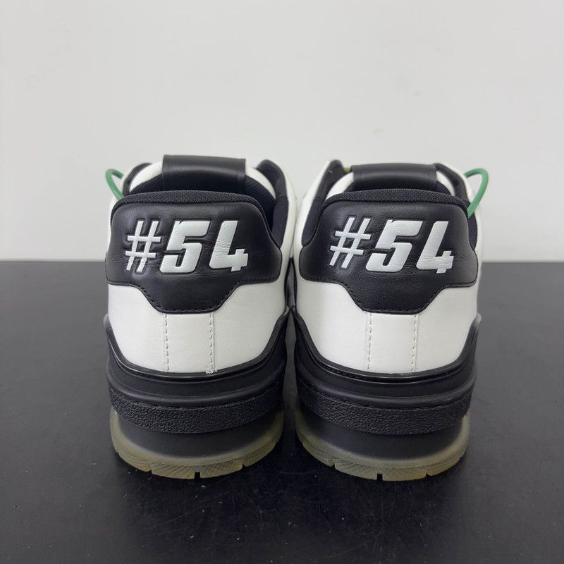 Louis Vuitton Louis Vuitton Low-Top Trainer Sneakers in White and Black 0079 Size US 9 / IT 39 - 3 Thumbnail