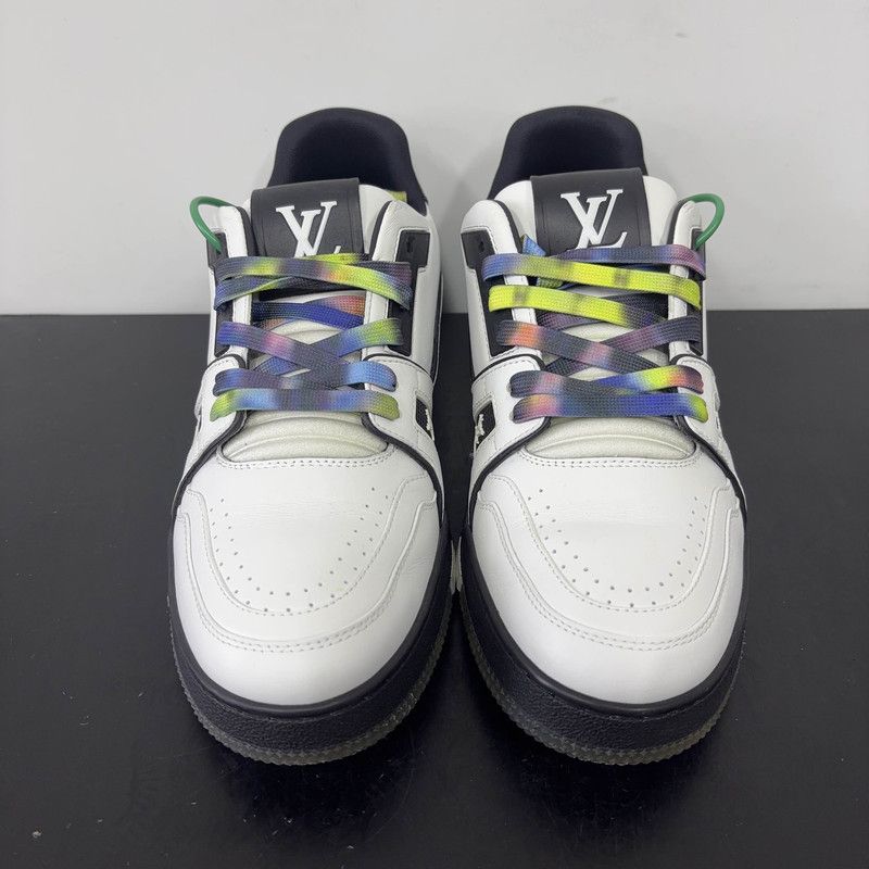 Louis Vuitton Louis Vuitton Low-Top Trainer Sneakers in White and Black 0079 Size US 9 / IT 39 - 2 Thumbnail