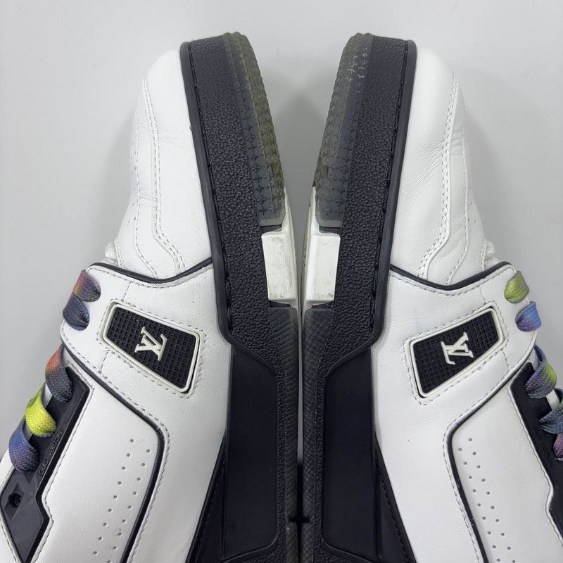 Louis Vuitton Louis Vuitton Low-Top Trainer Sneakers in White and Black 0079 Size US 9 / IT 39 - 9 Thumbnail