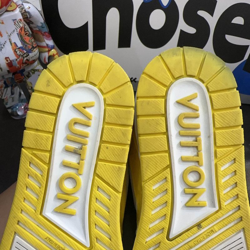 Louis Vuitton Louis Vuitton Trainer Low Top Sneakers in White Yellow 0079 Size US 10 / IT 40 - 10 Thumbnail