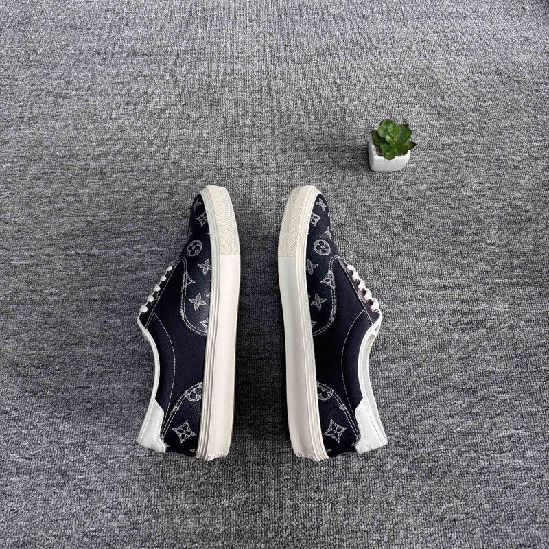 Louis Vuitton Louis Vuitton Stylish Casual Sneakers in Blue 0079 Size US 10 / IT 40 - 6 Thumbnail