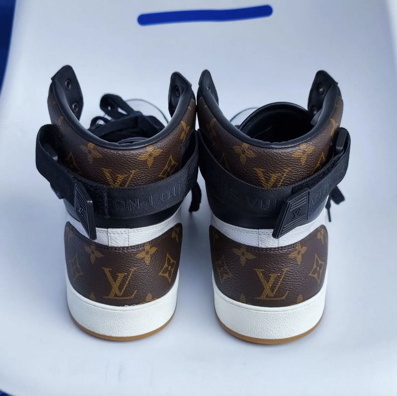 Louis Vuitton Louis Vuitton Rivoli Sneakers in Black and White 0079 Size US 12 / IT 42 - 3 Thumbnail