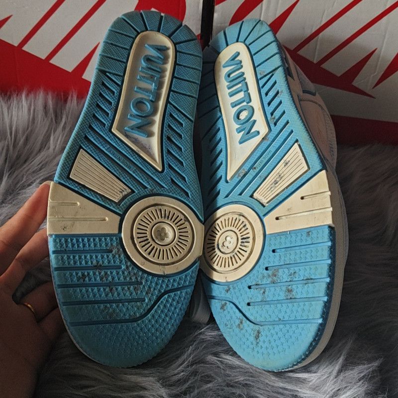 Louis Vuitton Louis Vuitton Blue and White Low-Top Trainer 0079 Size US 9 / IT 39 - 4 Thumbnail