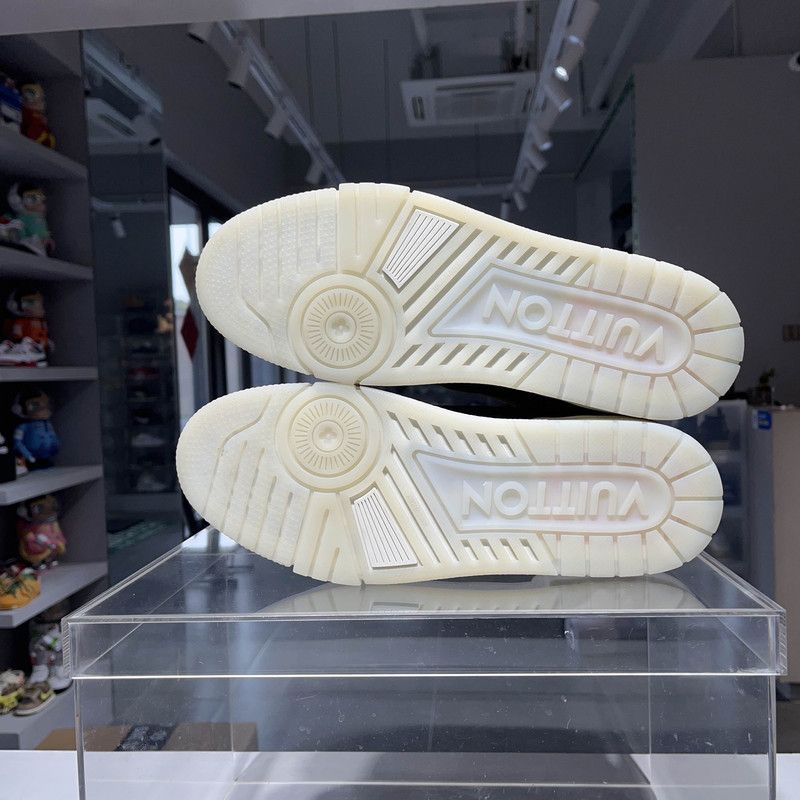 Louis Vuitton Louis Vuitton Stylish Low-Top Trainer Sneakers 0079 Size US 10 / IT 40 - 4 Thumbnail