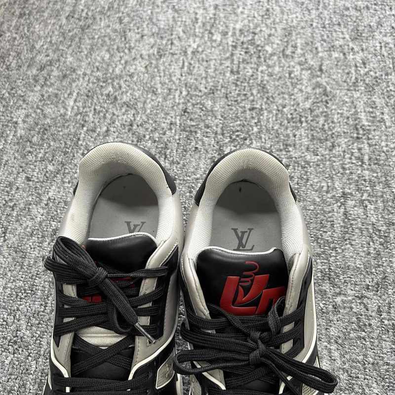Louis Vuitton Louis Vuitton Stylish Low-Top Trainer Sneakers 0079 Size US 7 / IT 37 - 10 Thumbnail