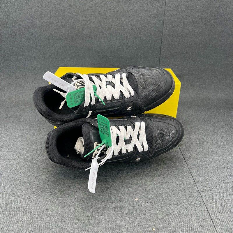 Louis Vuitton Louis Vuitton Trainer Leather Low-Top Sneakers 0079 Size US 9 / IT 39 - 9 Thumbnail