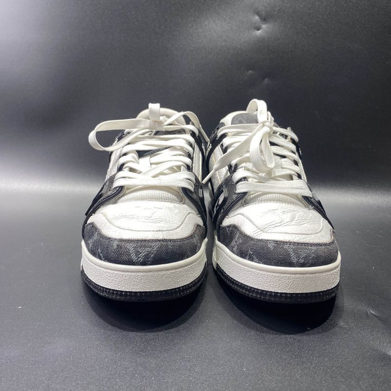 Louis Vuitton Louis Vuitton Panda Trainer Low Top Fashion Sneakers 0079 Size US 9 / IT 39 - 2 Thumbnail