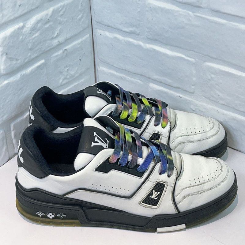 Louis Vuitton Louis Vuitton Stylish Low-Top Trainers for Men 0079 Size US 9 / IT 39 - 3 Thumbnail