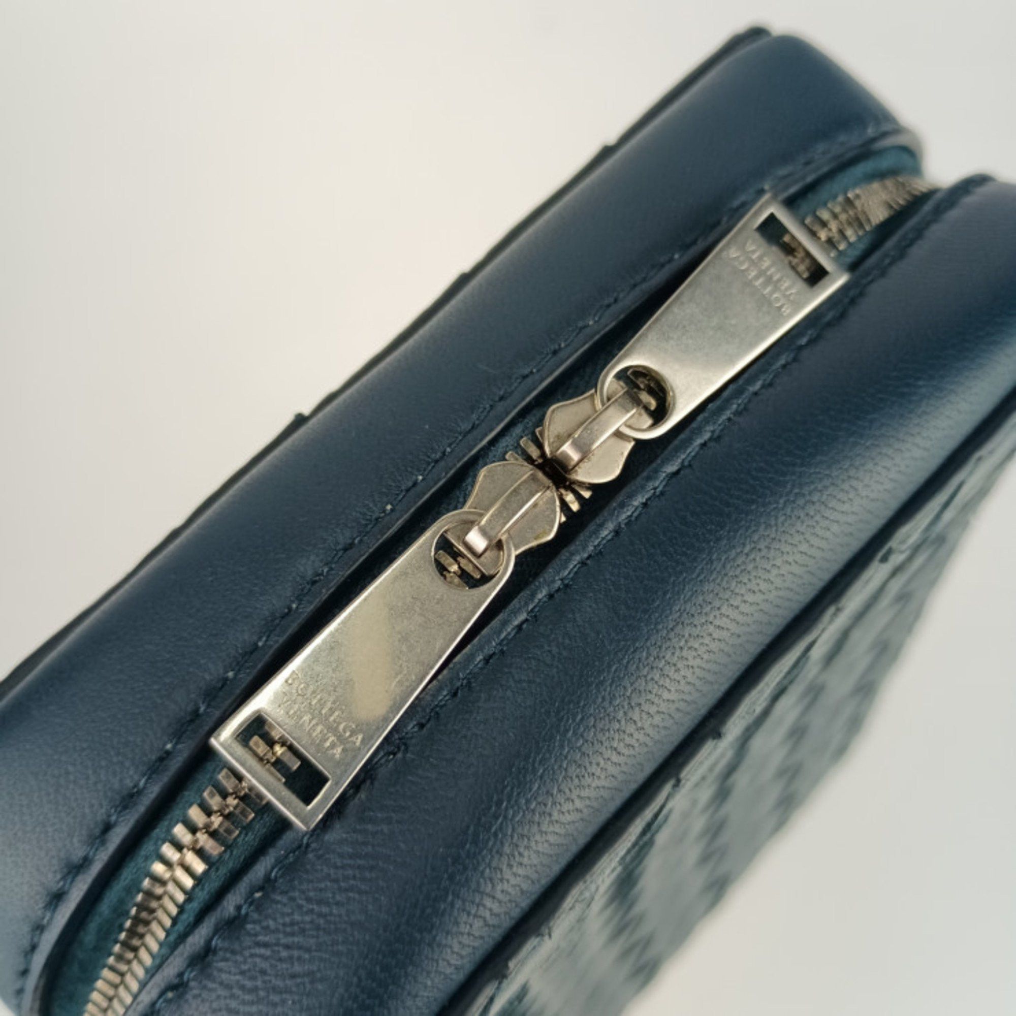 Bottega Veneta BOTTEGA VENETA Intrecciato Small The Valve Shoulder/Crossbody Bag 592692 VO0BI Blue Leather for Men and Women Size ONE SIZE - 6 Thumbnail
